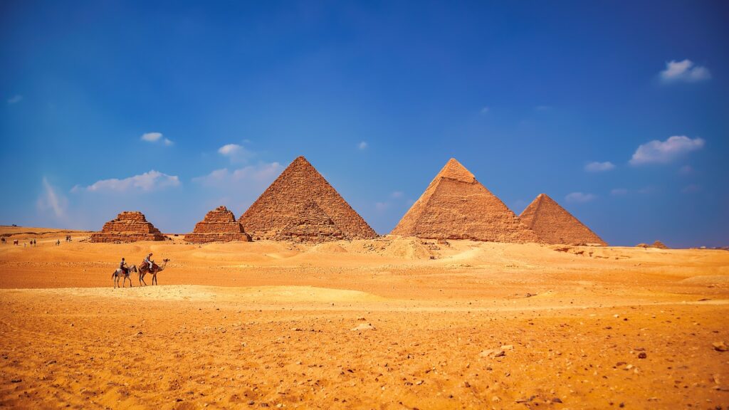VON 20 AL 27 OKTOBER

Ägypten ist eines dieser Reiseziele, die allein schon bei der Namensgebung Gänsehaut auslösen, und ist nicht für weniger. Zwei volle Tage in Kairo und 4 Kreuzfahrttage Sind Sie bereit für eine unglaubliche Reise?? !Wir gehen!